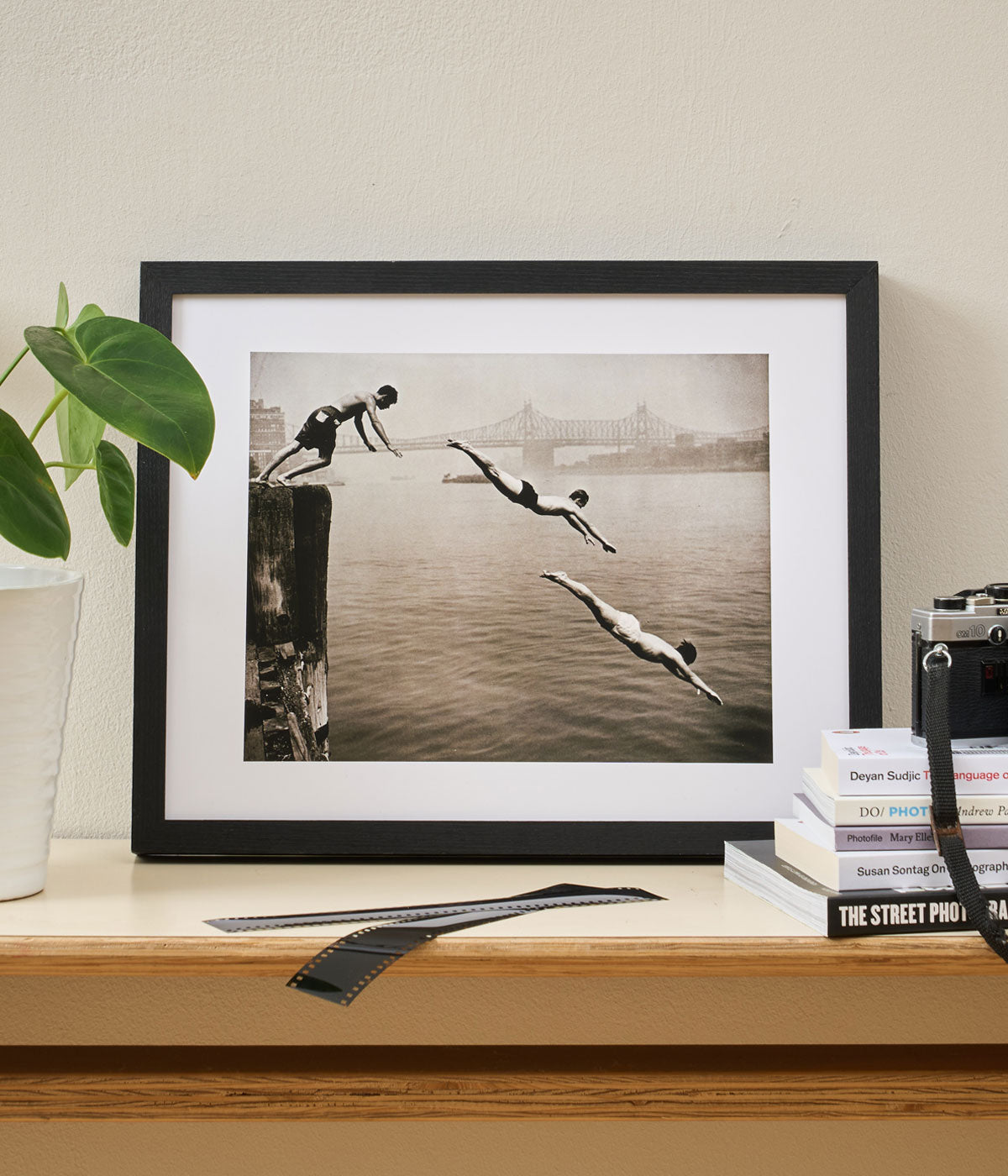 Arthur Leipzig Mini Print Divers, East River