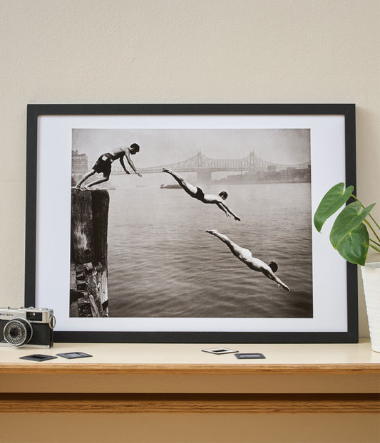Arthur Leipzig A2 Print Divers, East River