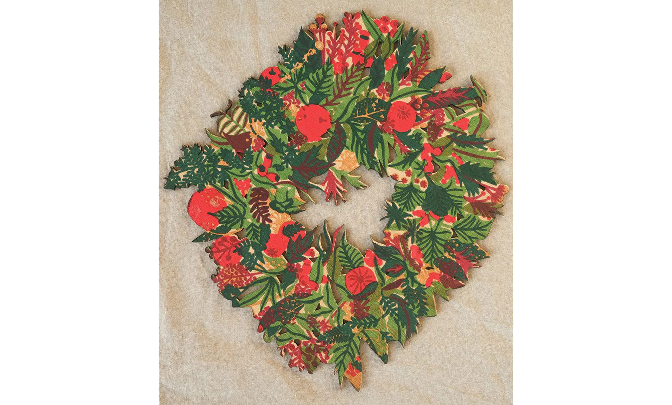 Wooden Traditional Wreath Decoration